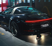 Vilniuje - &bdquo;911 Edition 50 Years Porsche Design&rdquo; ir Le Mano automobilis &bdquo;Porsche 919 Hybrid&ldquo;