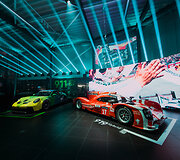 Vilniuje - &bdquo;911 Edition 50 Years Porsche Design&rdquo; ir Le Mano automobilis &bdquo;Porsche 919 Hybrid&ldquo;