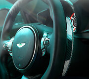  &bdquo;Aston Martin&ldquo; pristatė specialią DBS versiją, kuri pranoksta visas iki &scaron;iol i&scaron;leistas