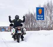 &bdquo;Baltic to Arctic 2&ldquo;: prie Nordkapo motociklu artėjantį K. Mieliauską užklupo vėjas