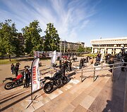 I&scaron; Lietuvos Nacionalinės Martyno Mažvydo bibliotekos startavo kultūrinis ralis &bdquo;Mototourism Sprint Vilnius 700&ldquo;, skirtas Vilniaus jubiliejui.