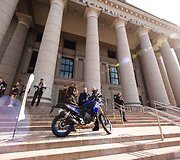 I&scaron; Lietuvos Nacionalinės Martyno Mažvydo bibliotekos startavo kultūrinis ralis &bdquo;Mototourism Sprint Vilnius 700&ldquo;, skirtas Vilniaus jubiliejui.