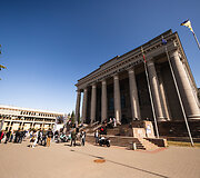 I&scaron; Lietuvos Nacionalinės Martyno Mažvydo bibliotekos startavo kultūrinis ralis &bdquo;Mototourism Sprint Vilnius 700&ldquo;, skirtas Vilniaus jubiliejui.