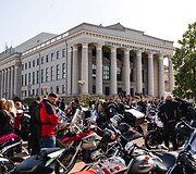 I&scaron; Lietuvos Nacionalinės Martyno Mažvydo bibliotekos startavo kultūrinis ralis &bdquo;Mototourism Sprint Vilnius 700&ldquo;, skirtas Vilniaus jubiliejui.