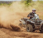 CFMoto Thunder RT fini&scaron;as Breslau ralyje