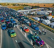 &bdquo;Porsche&ldquo; automobilių paradas, skirtas paminėti &bdquo;Porsche&ldquo; 75 metų įkūrimo sukakčiai