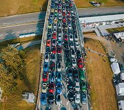 &bdquo;Porsche&ldquo; automobilių paradas, skirtas paminėti &bdquo;Porsche&ldquo; 75 metų įkūrimo sukakčiai