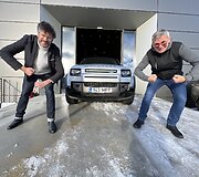 Karolis Rai&scaron;ys ir Žilvinas Pekarskas: paskutiniai &bdquo;Land Rover Defender&ldquo; paruo&scaron;imai Dakaro ralio misijai