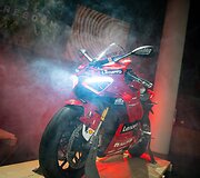&bdquo;Ducati&ldquo; motociklai:  &bdquo;Panigale V4 Bagnaia 2022 World Champion Replica&ldquo; ir &bdquo;Panigale V4 Bautista 2022 World Champion&ldquo;