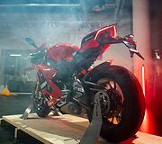 &bdquo;Ducati&ldquo; motociklai:  &bdquo;Panigale V4 Bagnaia 2022 World Champion Replica&ldquo; ir &bdquo;Panigale V4 Bautista 2022 World Champion&ldquo;