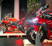 &bdquo;Ducati&ldquo; motociklai:  &bdquo;Panigale V4 Bagnaia 2022 World Champion Replica&ldquo; ir &bdquo;Panigale V4 Bautista 2022 World Champion&ldquo;