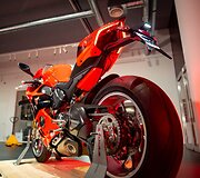 &bdquo;Ducati&ldquo; motociklai:  &bdquo;Panigale V4 Bagnaia 2022 World Champion Replica&ldquo; ir &bdquo;Panigale V4 Bautista 2022 World Champion&ldquo;