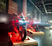 &bdquo;Ducati&ldquo; motociklai:  &bdquo;Panigale V4 Bagnaia 2022 World Champion Replica&ldquo; ir &bdquo;Panigale V4 Bautista 2022 World Champion&ldquo;