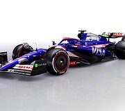 &bdquo;Red Bull&ldquo; dukterinės F1 komandos &bdquo;Visa Cash App&ldquo; bolidas