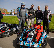 9 valandų i&scaron;tvermės varžybos kartingais Bačiūnų kartodrome
