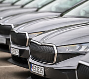 &bdquo;Motus Auto&ldquo; Valstybinei mi&scaron;kų urėdijai perdavė 88 elektromobilius &bdquo;&Scaron;koda Enyaq&ldquo;
