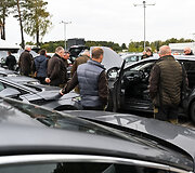 &bdquo;Motus Auto&ldquo; Valstybinei mi&scaron;kų urėdijai perdavė 88 elektromobilius &bdquo;&Scaron;koda Enyaq&ldquo;