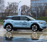 Lietuvos metų automobilis 2025 m.: testai ant &scaron;lapių dangų