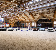 &bdquo;Metų automobilis 2025 m.&ldquo; konkurso dalyviai arklio jėgas skaičiavo &bdquo;Royal horse resort&ldquo;