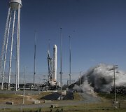 Raketa &bdquo;Antares&rdquo;, kelianti erdvėlaivį &bdquo;Cygnus&ldquo; su Lietuvos palydovais i&scaron; Volopo salos NASA skrydžių centro