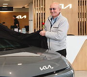 Arūnas Valinskas persėdo į elektromobilį