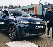 Pretendentus į Lietuvos metų automobilio tirulą i&scaron;bandė žinmi žmonės