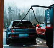 Naujas &bdquo;Eldrive Porsche Charging Hub&ldquo; atidarytas magistralėje Vilnius&ndash;Klaipėda