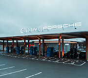Naujas &bdquo;Eldrive Porsche Charging Hub&ldquo; atidarytas magistralėje Vilnius&ndash;Klaipėda