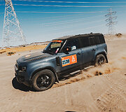 Defender Dakaro ralio smėlynuose