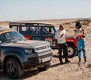 Defender Dakaro ralio smėlynuose