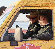 Dakar Classic starto arka, Ignas Daunoravičius ir Shammie Baridwan