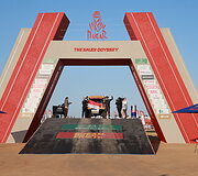 Dakar Classic starto arka, Ignas Daunoravičius ir Shammie Baridwan