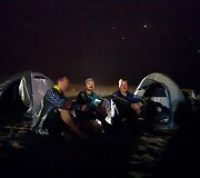Dakaro maratono bivakas: Dovydas Karka, Saulius Klevinskas ir Gediminas &Scaron;atkus