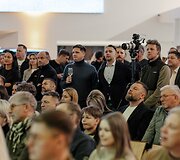 Karolio Rai&scaron;io ir Roko Baciu&scaron;kos i&scaron;lydėtuvės į Dakarą su &bdquo;Defender&ldquo; gerbėjais