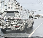 Užmaskuoti Audi visureigiai Vilniaus ir Kauno gatvėse