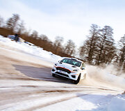 Jaunieji ralio talentai i&scaron;bandė &bdquo;Ford Fiesta Rally4&ldquo; 
