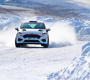 Jaunieji ralio talentai i&scaron;bandė &bdquo;Ford Fiesta Rally4&ldquo; 