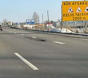 Didžiulės duobės automagistralėje
