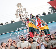 Rokas Baciu&scaron;ka su &bdquo;Defender&ldquo; laimėjo Dakaro T2 kategoriją