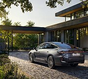 Elektrinis ir hibridinis &bdquo;Lexus ES&ldquo;