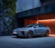 Elektrinis ir hibridinis &bdquo;Lexus ES&ldquo;
