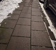 Lijundra &scaron;aligatvius padengė ledu