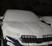 Apsnigti automobiliai Vilniuje
