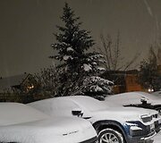 Apsnigti automobiliai Vilniuje