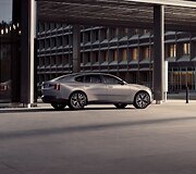&bdquo;Volvo Cars&ldquo; ir &bdquo;Google&ldquo; pristato pirmąją pasaulyje dirbtinio intelekto &bdquo;Gemini&ldquo; integraciją su automobilio vaizdo kameromis 