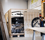 Lietuvi&scaron;ko automobilio &bdquo;Rhino RR01&ldquo; supakavimas ir siuntimas