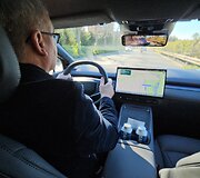 Elektromobilis XPENG P7+: testai