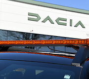 Dacia automobiliai ralio trasose atliks saugos funkciją