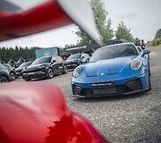 Daugiau nei 100 &bdquo;Porsche&ldquo; Kauno Rotu&scaron;ės aik&scaron;tėje ir Nemuno žiede