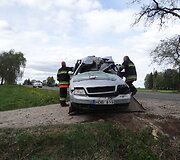 Skaitytojo reportažas: Kelmės rajone &bdquo;Audi&ldquo; rėžėsi į motociklininkus